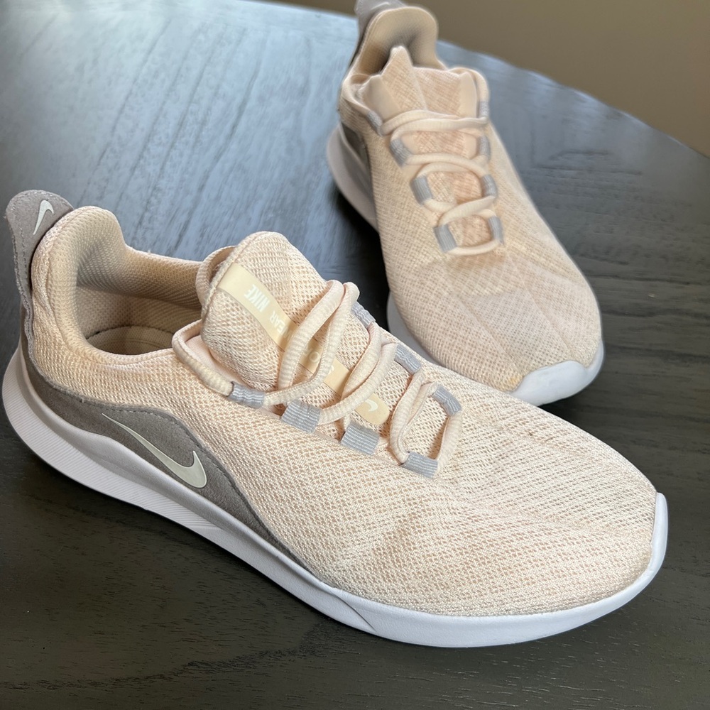 Nike Viale Women’s Walking Shoes